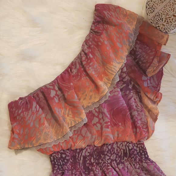 The Versatile Blouse & Waist Snatcher... - Picture 2 of 5